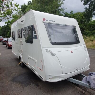 Sterckemen 4 berth compact with fixed bed and motor mover