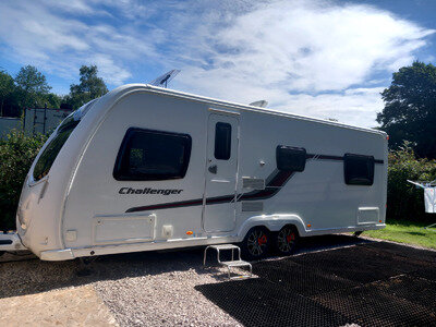 Deposìt Taken Swift Challenger 625SE 2012 Twin Axel Caravan