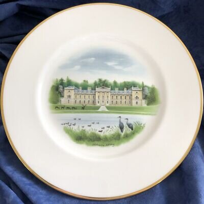 Wedgwood Collector's Plate Woburn Abbey - Limited Edition / Boxed Mint Condition