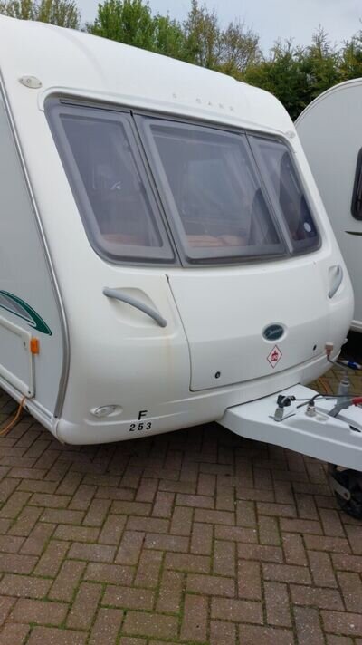 (SOLD) 2007 Bessacarr Cameo 550G. Motor-mover. Twin axle. Rear bathroom. 4 berth