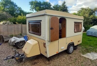 Esterel folding caravan