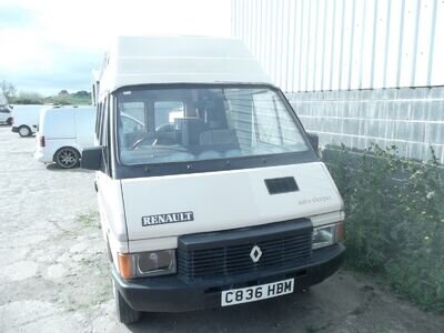 RENAULT TRAFIC CAMER VAN