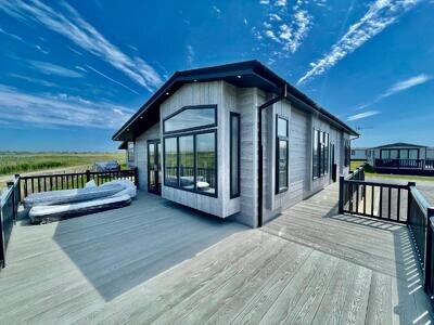 Seaside Lodge On South Coast 2 Beds Decking Included CALL TOM 07979127855