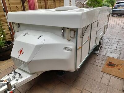 GOBUR CAROUSEL 12/2 SLIMLINE FOLDING CARAVAN. 2002.