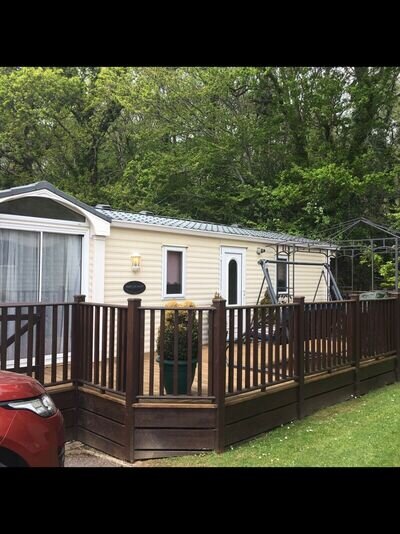 2 BED STATIC WILLERBY CARAVAN LOCATED AT FINLAKE HOLIDAY PARK