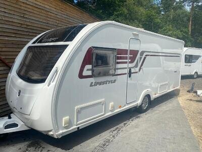 SWIFT LIFESTYLE 4SB - 2015 - ISLAND BED - 4 BERTH - MOVER & AWNING - VGC