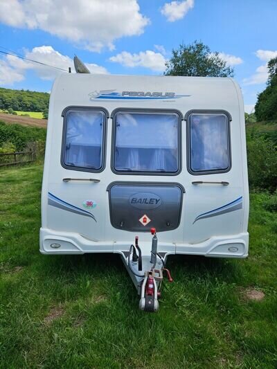 Caravan 4 berth with Awning.