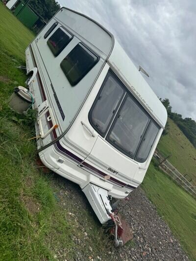 Swift Challenger 520 caravan 4 berth caravan