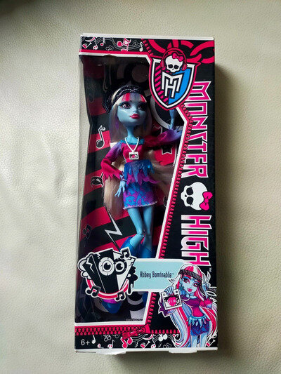 NIB Monster High VIP Abbey Bominable Doll - Mattel 2012