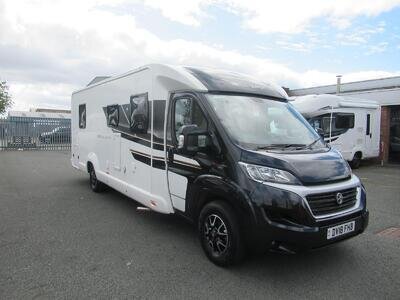 SWIFT BESSACARR 599, Luxury 4 berth motorhome with island bed