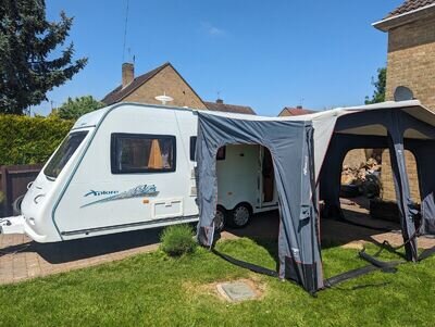 6 berth, Twin Axle, Touring Caravan, Xplore 596