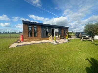 Static Holiday Home For Sale Lakeside Lodge 40 x 12, 2 Bedroom