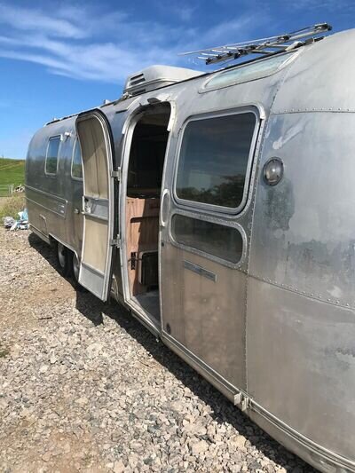 Airstream Caravan 1974