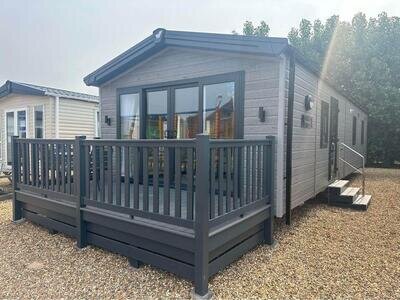 STUNNING Single Lodge / Caravan At Seal Bay (Formerly Bunn Leisure) In Selsey