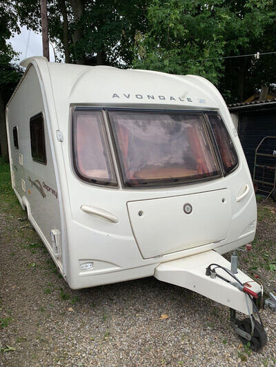 Avondale Osprey 2006 4 Berth Caravan with Motor Mover & Awning