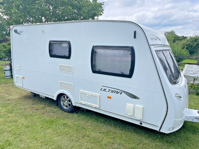 LUNAR ULTIMA 462 CARAVAN 2011 WITH 3 YEAR OLD DOMETIC CLUB AIR-PRO 330 AWNING