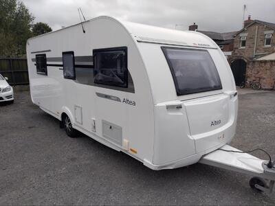 ADRIA ALTEA 552 UP TRENT CARAVAN FIXED BED 2016 4 BERTH @ MCD CARS