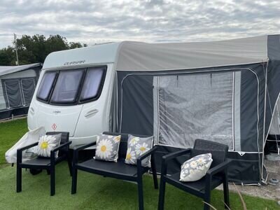 2013 Lunar Quasar 544 - Fixed Bed 4 Berth