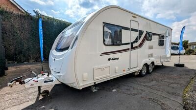 STUNNING SWIFT SPRITE S LINE 650 - 2015 6 BERTH TWIN AXLE CARAVAN W/ MOTOR MOVER