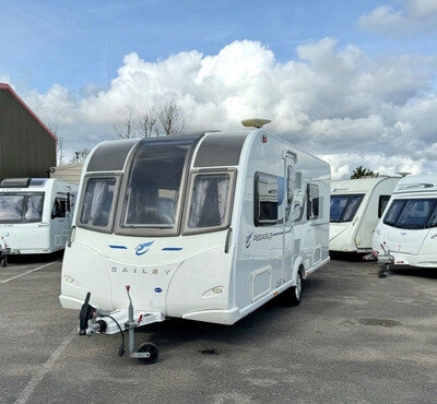 2016 Bailey Pegasus S4 - Fantastic Condition - Twin Bed Caravan - Cris Clear