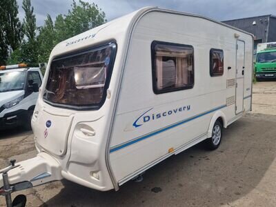 2004 Bailey Discovery 4 berth Lightweight touring caravan end dinette Bunks