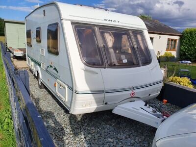 Swift Challenger fixed bed 4 Berth 2005 with Motor Mover