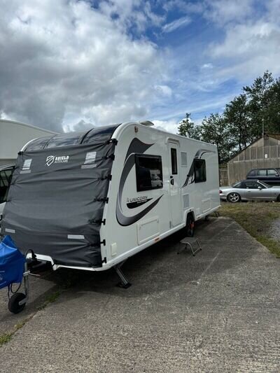 Bailey Unicorn Valencia Black Edition 2021 Touring Caravan