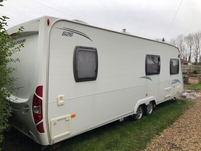 Lunar Quasar 626 - 6 Berth caravan W/Awning 2010 - Complete Kit for camping