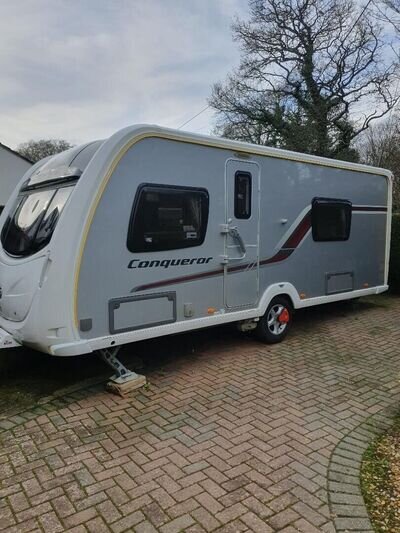 touring caravan fixed bed