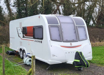 2017 BAILEY UNICORN BARCELONA ~ TWIN AXLE 4 BERTH FIXED BED CARAVAN