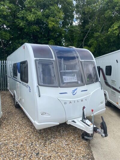 Bailey Pegasus Verona. 2017. Fixed bed £15995