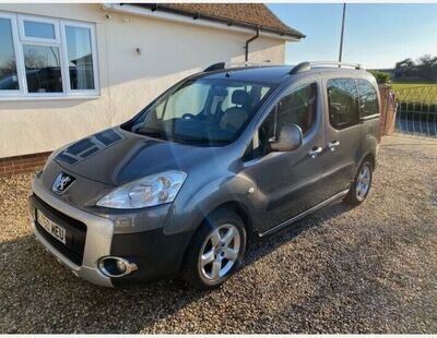 Peugeot Partner Teepee Outdoor Micro Camper with Awning