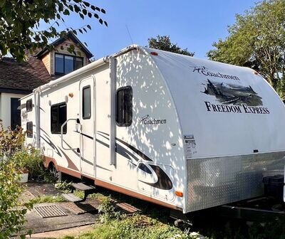 AMERICAN SLIDEOUT CARAVAN COACHMAN FREEDOM EXPRESS bh291 qbs 34FT 2 BEDROOM