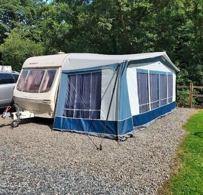 Lunar Eclipse Planet 4 Berth Caravan With Motor Mover And 2 Awnings