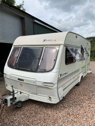 Lunar Premier 145 Caravan