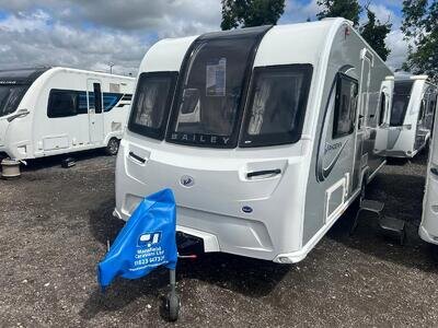 Bailey Phoenix + 640 2023 4 berth caravan *Island bed*