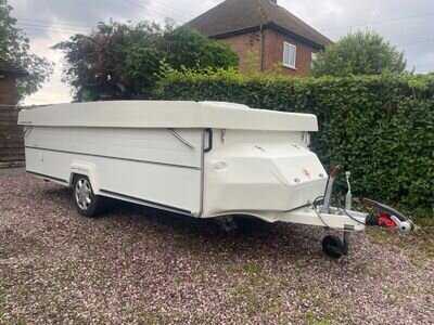 *NOW SOLD* GOBUR CLUBMAN SPECIAL FOLDING CARAVAN WITH ISABELLA AWNING