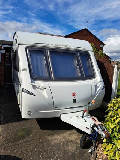 2007 ABBEY VOGUE 520 ~ 4 BERTH CARAVAN + AIRCON + MOTOR MOVER AWNING.