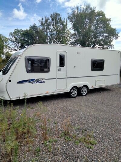 Ace Jubilee Viscount Twin axle four berth touring caravan 2009 fixed bed layout.