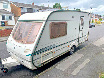 CARAVAN 2 BERTH ABBEY GTS 215 WITH END BATHROOM / SEPARATE SHOWER 2003