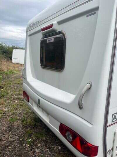 6 berth caravan twin axle 2006