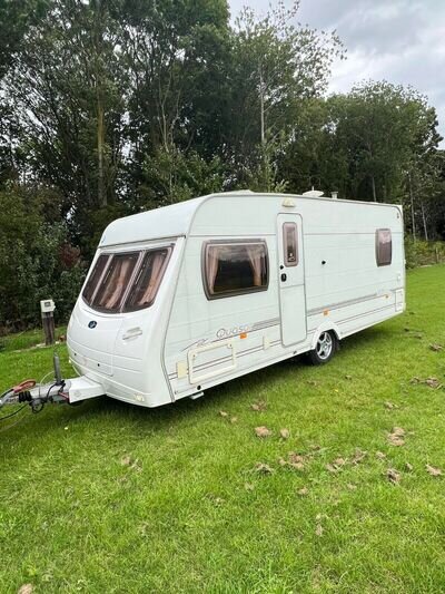 Lunar Quasar 4 Berth Fixed Bed 2006 Yr.