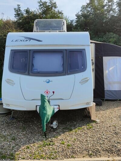 Lunar lexon SE 4 berth fixed bed caravan 2010