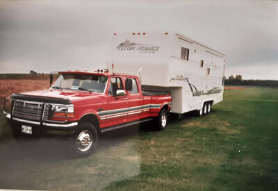 Fifth Wheel 33' Teton Santa Fe with 1994 Ford F350 7.3 Powerstroke 4 x 4 Dually