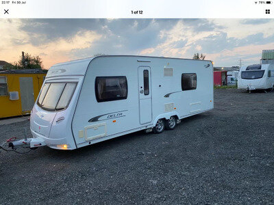 TWIN AXLE LUNAR DELTA RS,STUNNING WITH FIXED DOUBLE BED 2011