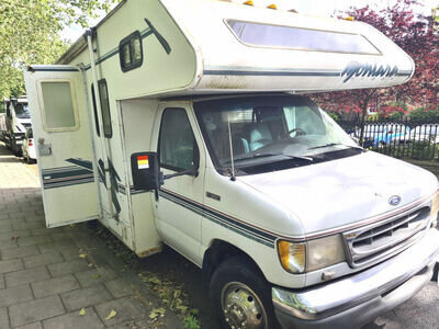 6 berth Fleetwood motorhome