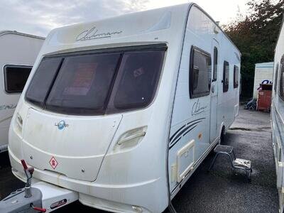 Lunar Clubman EB (2009) 4 Berth Fixed Bed