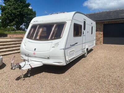 Fixed bed 4 berth Caravan With Motor Mover And Remote Control