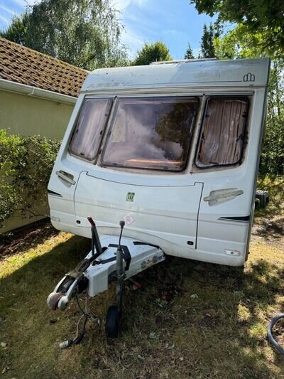 2004 Abbey Aventura 316 5 Birth Caravan with Full Size Awning and Accessories