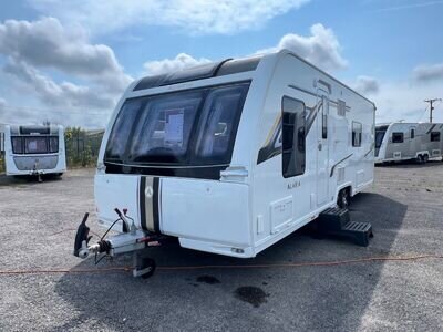 4 BERTH LUNAR ALARIA TS 2019 WITH TWIN SINGLE BEDS,TWIN AXLE WITH SELF LEVELING